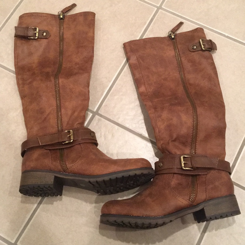 NWB Bongo Boots